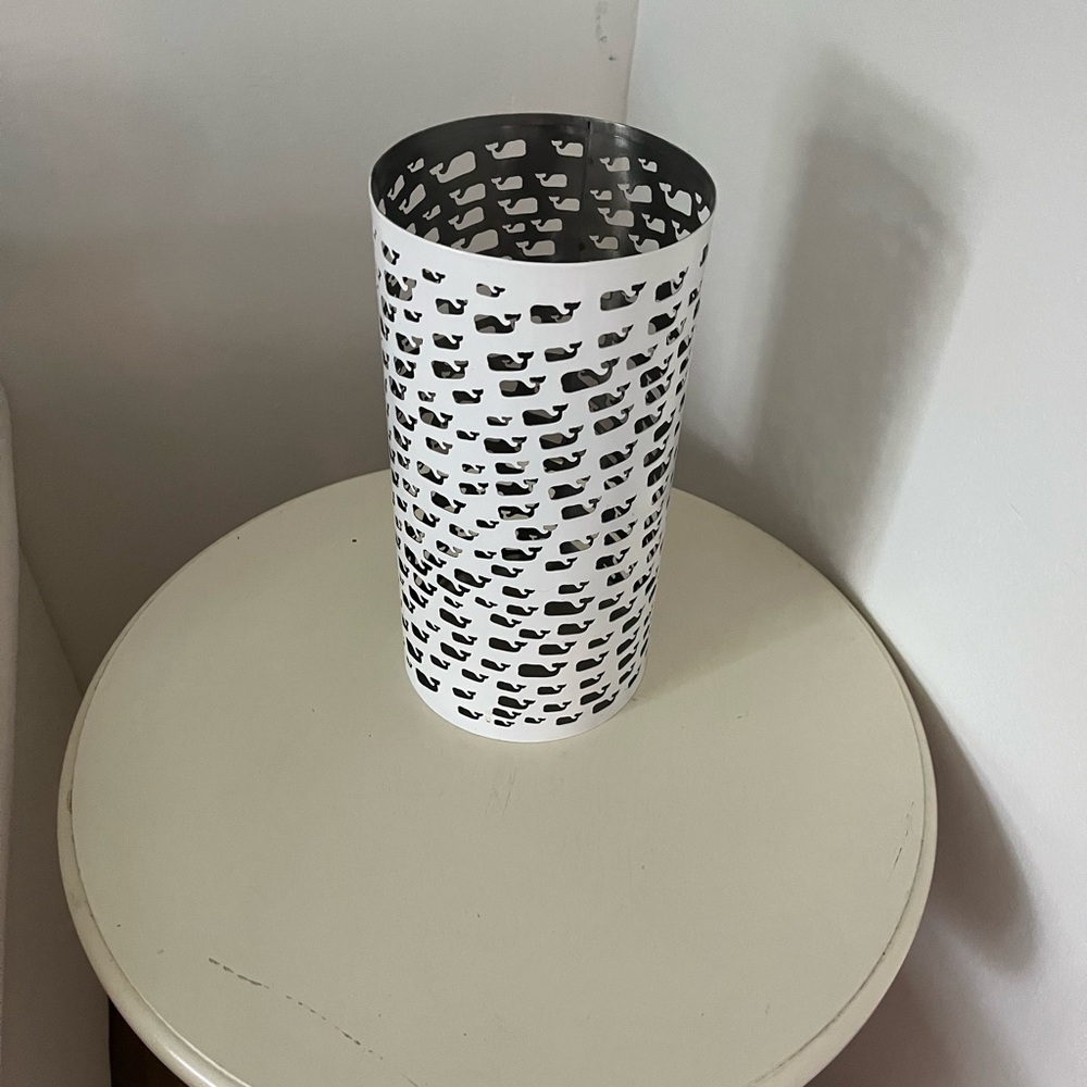 Vineyard Vines candle holder